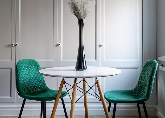 Rentplanet - Chlodna Ii Apartment